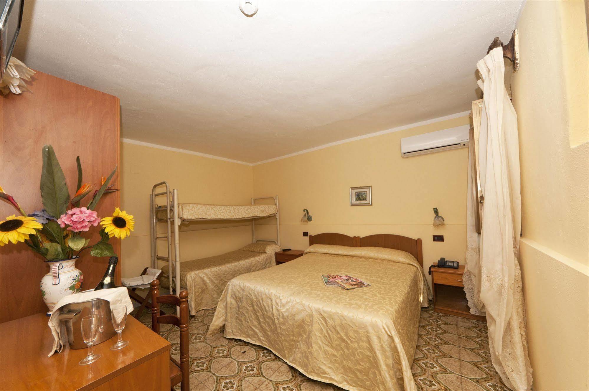 Forio di Ischia Hotel Villa Franca מראה חיצוני תמונה